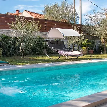 Fantasy With Private Pool * Pula